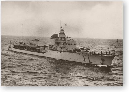 Cacciatorpediniere Fulmine - Particolare di una cartolina postale delle Edizioni Giovanni Rimini di Taranto (da fotografia Campese).